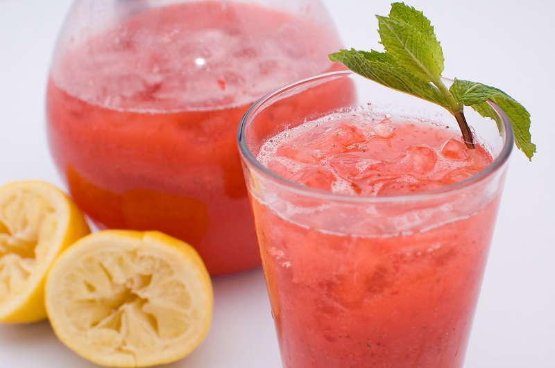 Çilekli Limonata Nasıl Yapılır