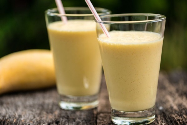 Blender Kullanmadan Muzlu Milkshake Nasıl Yapılır