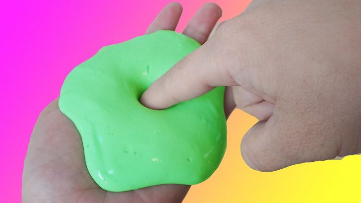 Evde Yeşil Renkli Slime Yapımı